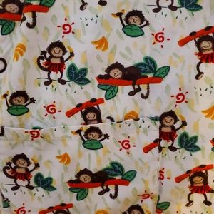 🤩 Little monkey nurse v neck scrub top M/L